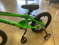 Fuji Rookie 16" Green Boys 2023 -Cannondale Store 095sbuSEaJeHuKKJLL2mD8iO4