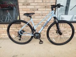 Fuji Traverse 1.5 ST - Denim Blue Hybrid/Gravel Bike 2022 18 Fuji Traverse 1.5 ST - Denim Blue Hybrid/Gravel Bike 2022 -Cannondale Store 1S5f642MvPP1b97mVae2lNja0