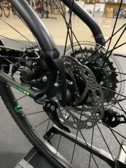 Fuji Traverse 1.7 Satin Black/Green 2022 -Cannondale Store 7DEYeySLQXufEClCZpWC6je0o