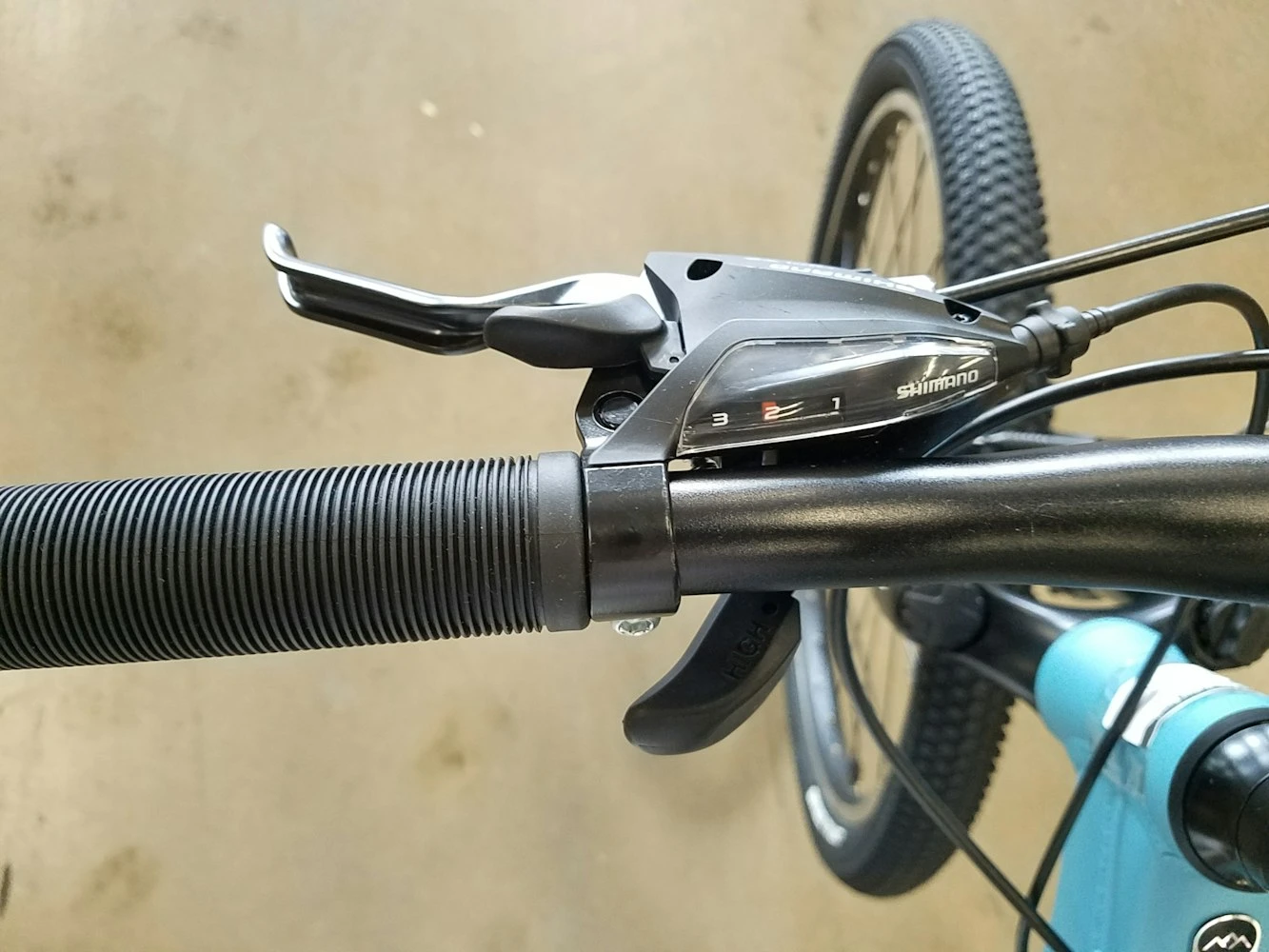 Batch Bicycles Batch 24" Youth Mountain Bike Blue 2021 8 Batch Bicycles Batch 24" Youth Mountain Bike Blue 2021 - Image 6