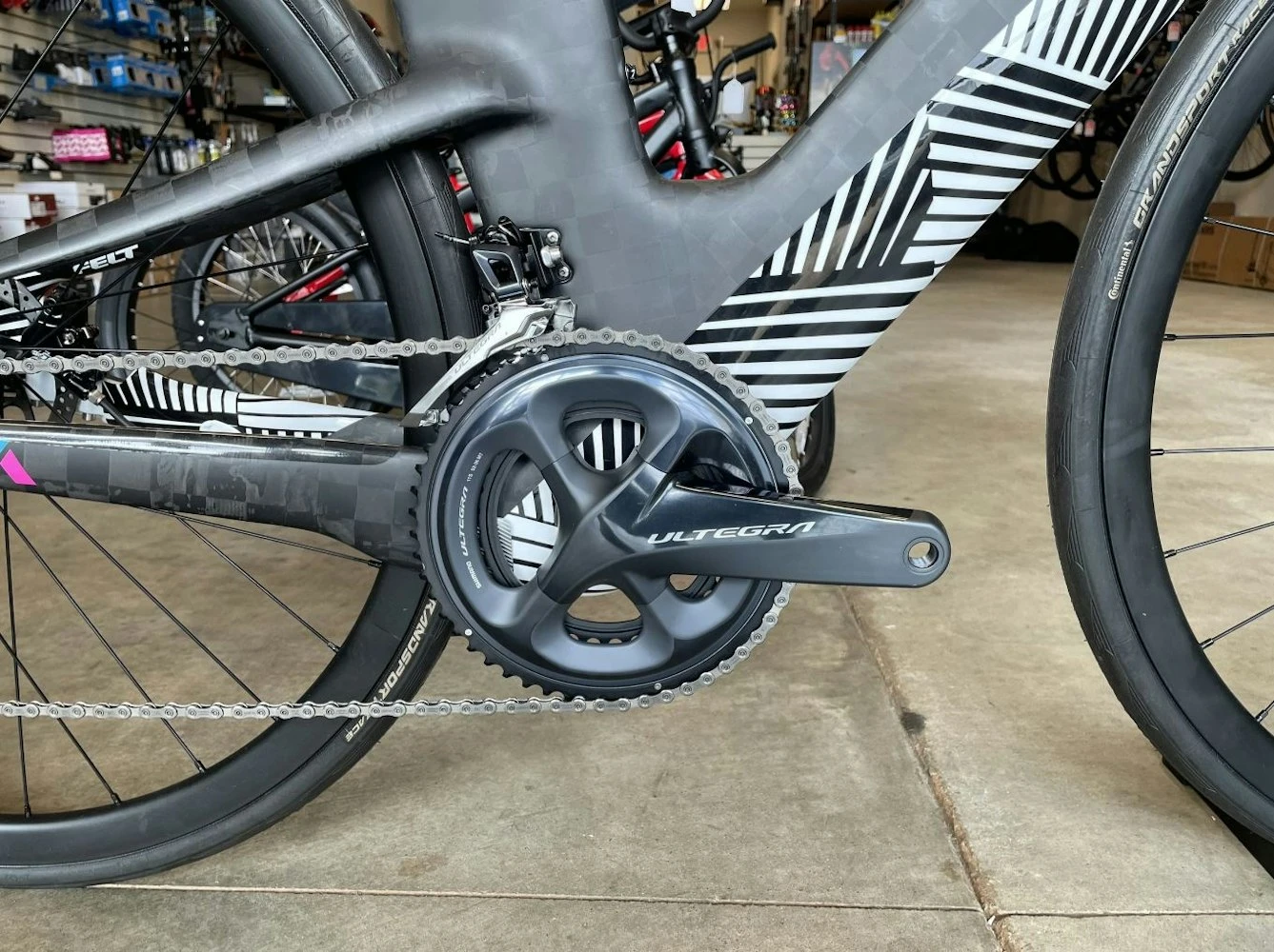 Felt IA Advanced Shimano Ultegra - Textreme/White Geo 2020 6 Felt IA Advanced Shimano Ultegra - Textreme/White Geo 2020 - Image 4