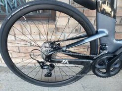 Felt IA Advanced Disc Shimano 105 Charcoal Geo 2023 -Cannondale Store H732ROuli4byD8i6MhACxAZ8g