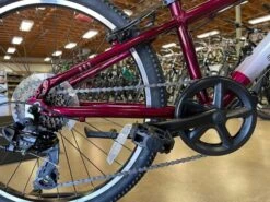 Batch Bicycles - 24" Lifestyle Youth Hyrid Bike 10 Batch Bicycles - 24" Lifestyle Youth Hyrid Bike -Cannondale Store HP13AEXjmfxVxPa5GfxNdzlZQ