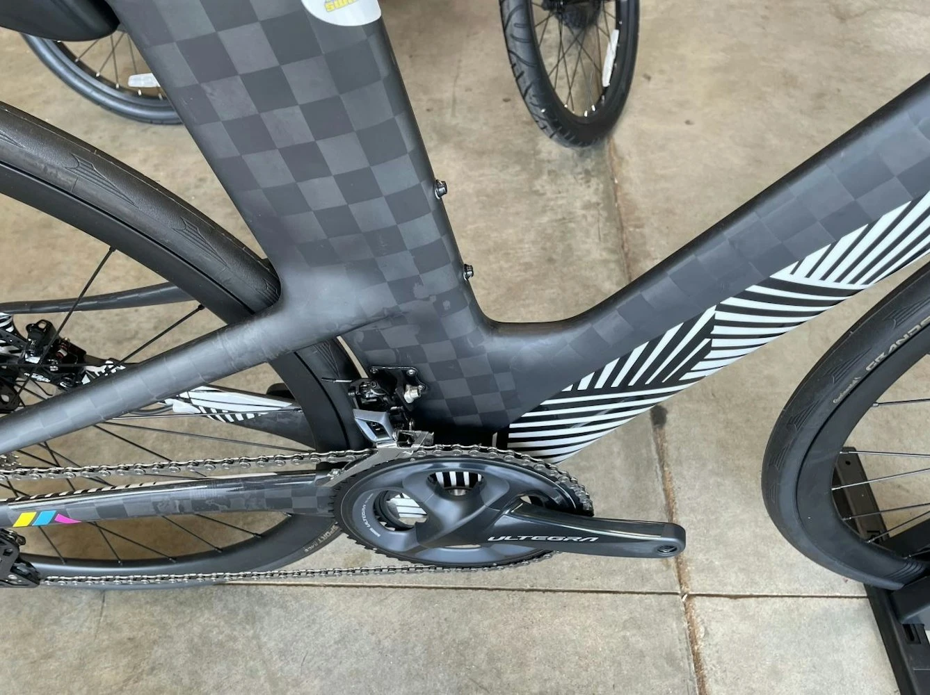 Felt IA Advanced Shimano Ultegra - Textreme/White Geo 2020 5 Felt IA Advanced Shimano Ultegra - Textreme/White Geo 2020 - Image 3