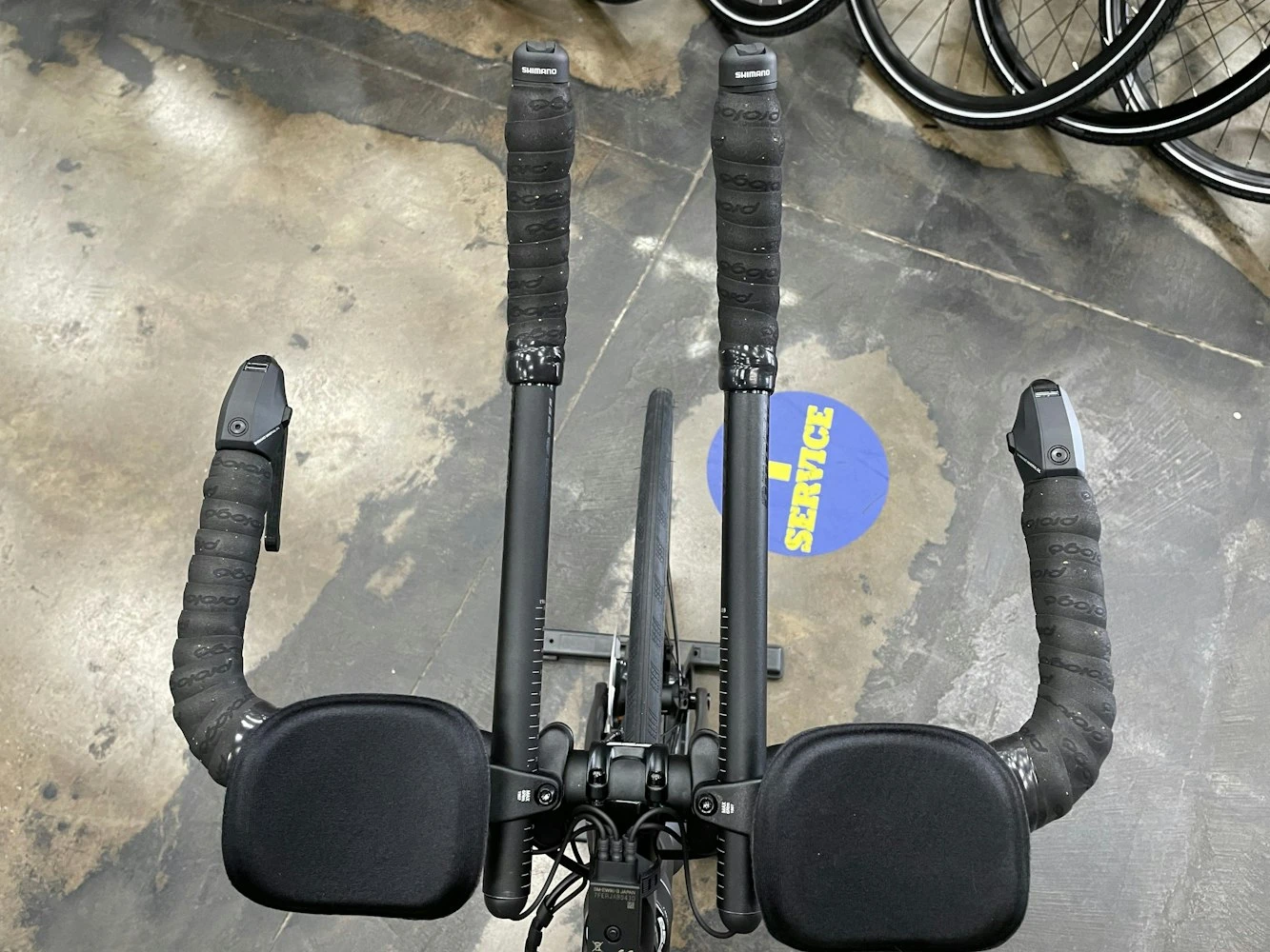 Felt IA Advanced Rim Brake Shimano 105 - Midnight Geo 2022 12 Felt IA Advanced Rim Brake Shimano 105 - Midnight Geo 2022 - Image 10