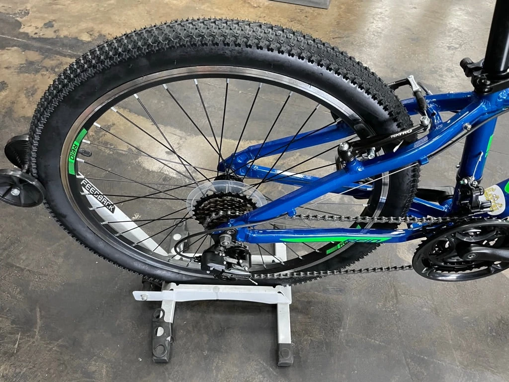 Reid Scout 24 Kids Mountain Bike - Blue/Green 2021 10 Reid Scout 24 Kids Mountain Bike - Blue/Green 2021 - Image 8