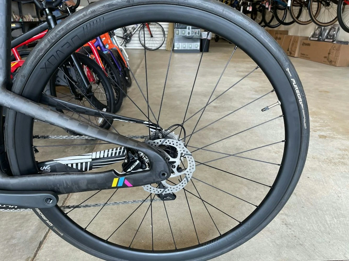 Felt IA Advanced Shimano Ultegra - Textreme/White Geo 2020 12 Felt IA Advanced Shimano Ultegra - Textreme/White Geo 2020 - Image 10