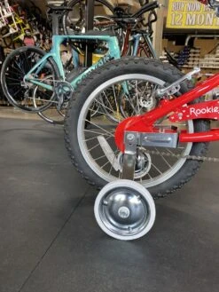 Fuji Rookie 16 Girls Red 2022 -Cannondale Store uHYf0MQW2KyAFuS28nKlwJZJ4