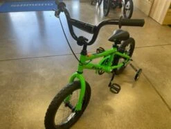 Fuji Rookie 16" Green Boys 2023 -Cannondale Store zX2vROcq8hznpuwgJL1Bwby6g